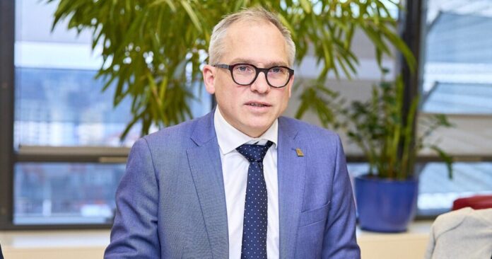 Carl Devos fileert Vlaamse stilstand onder Diependaele I